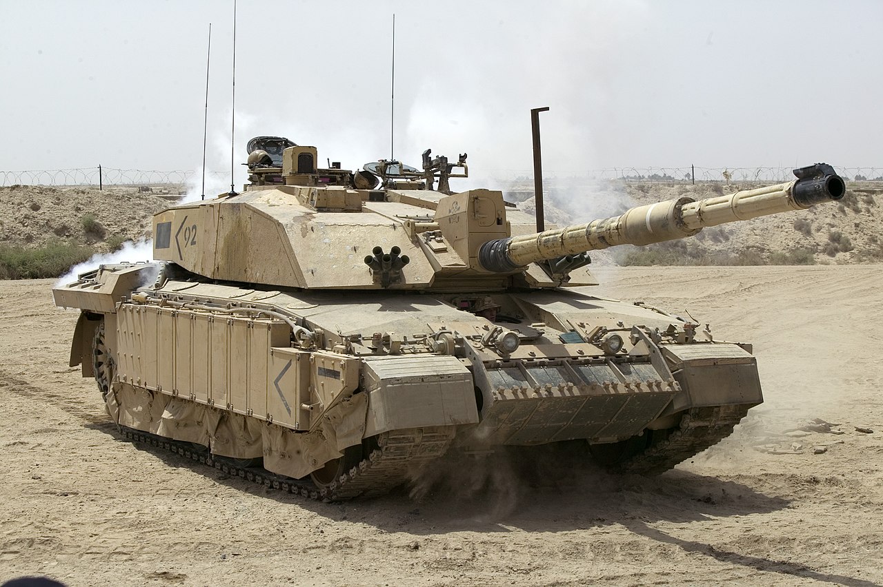 Подібні снаряди входять до штатного боєкомплекту танків «Челленджер», які нам передає Великобританія. Фото: Graeme Main/commons.wikimedia.org