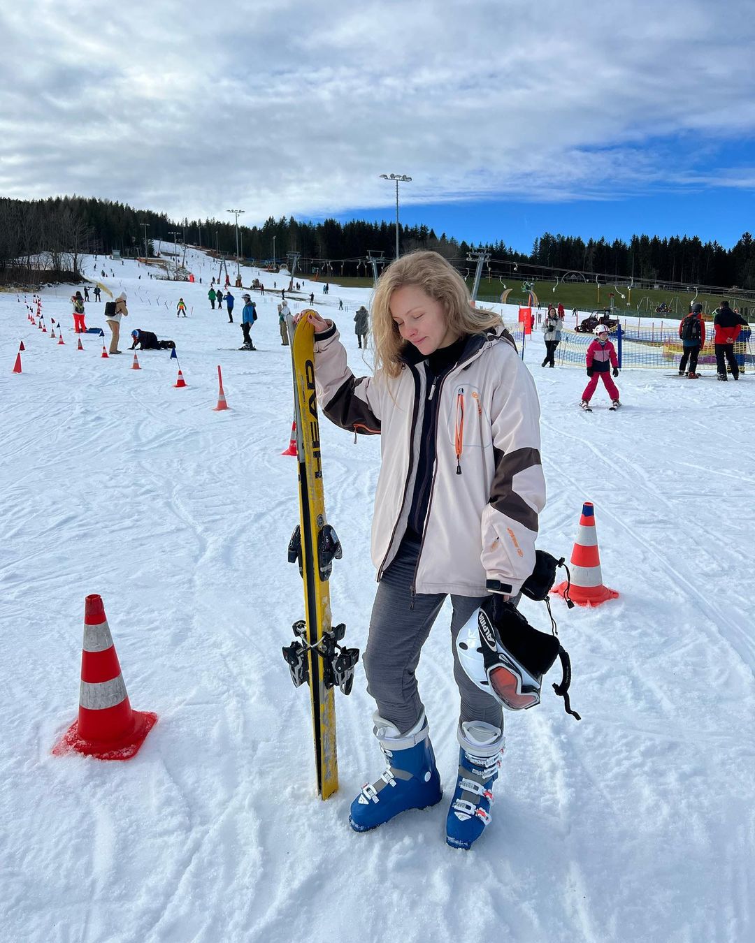 Алена Шоптенко стала на лыжи, хотя и боялась. Фото: Instagram.com/alena_shoptenko/