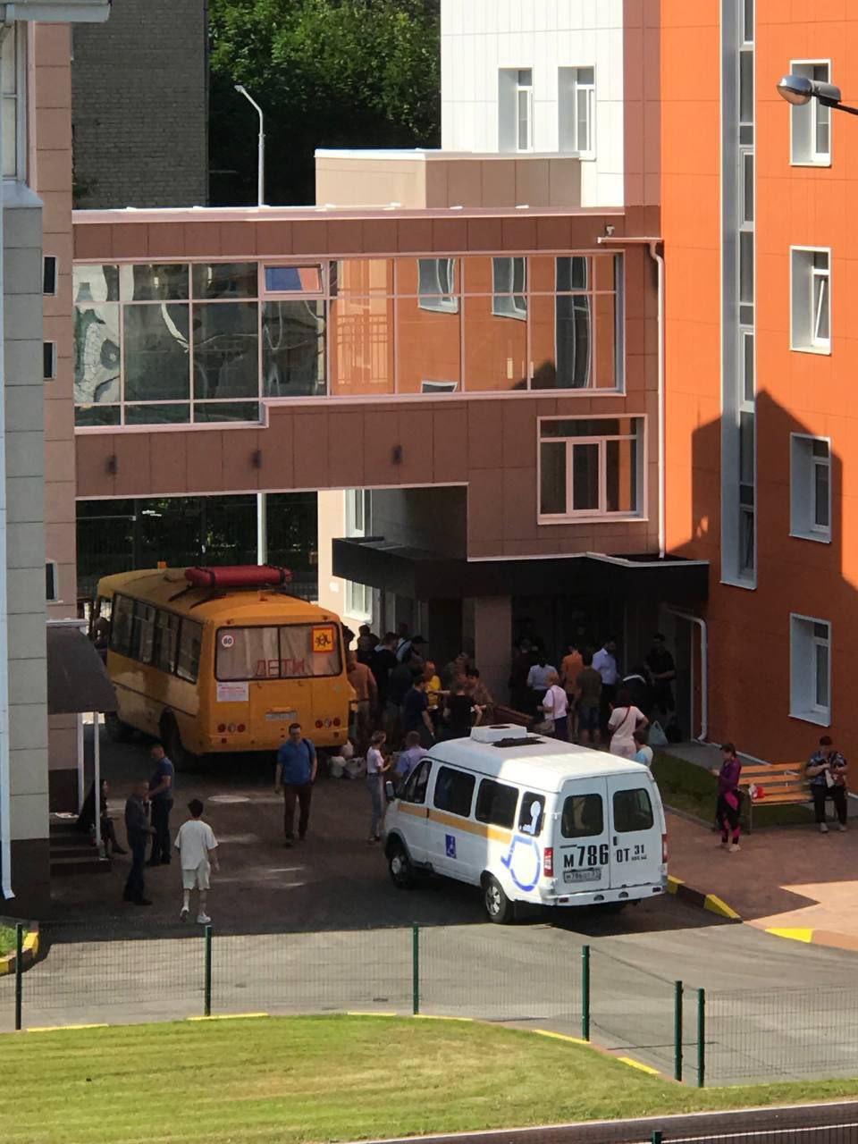 Эвакуированных заселяют в общежитие. Фото t.me/belgorod01/37030