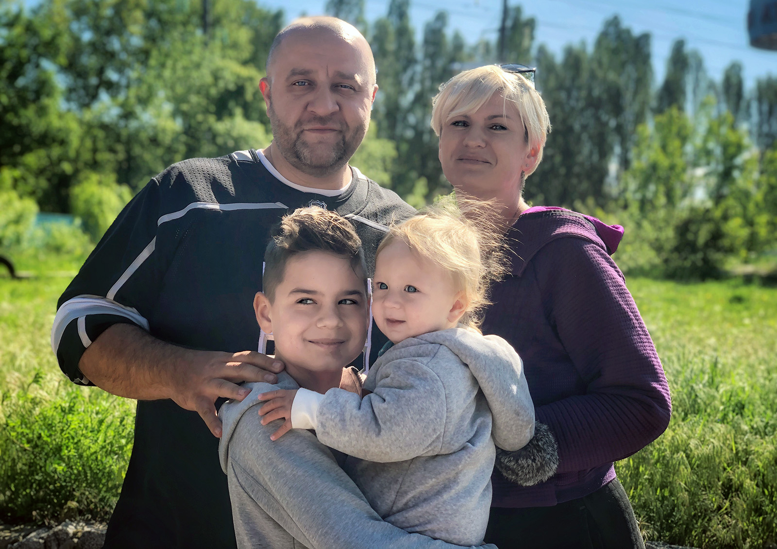 С женой Катей и сыновьями – Львом и Максимом. Фото: «Дизель Студио»
