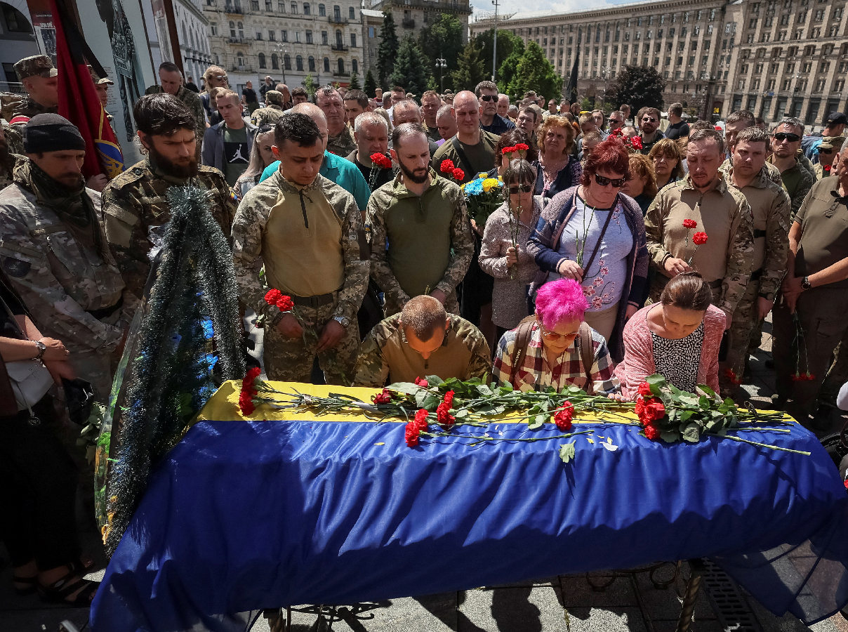 Украинцев конец. Похороны солдат ВСУ на Украине. Российские солдаты на Украине.