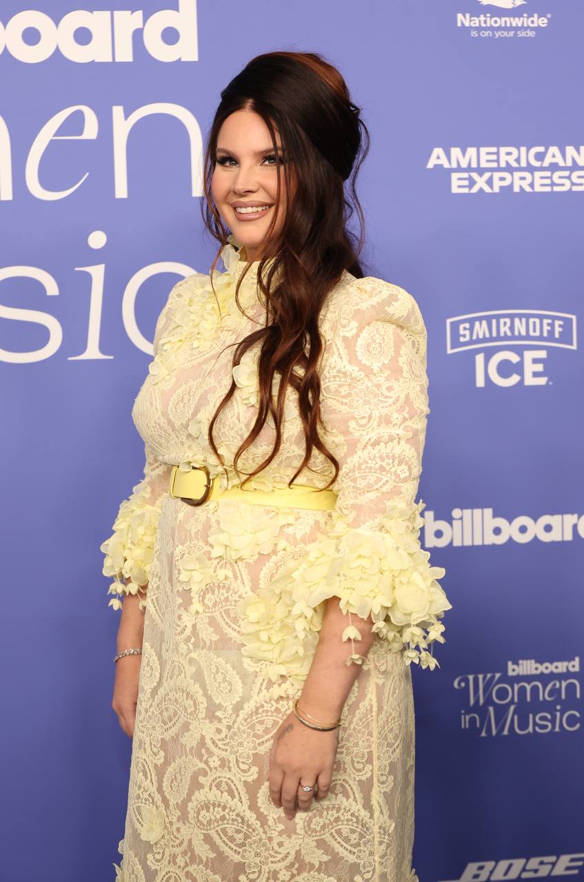 На церемонії Billboard Women In Music Awards на руці артистки помітили каблучку з діамантом Фото: Monica Schipper/Getty Images
