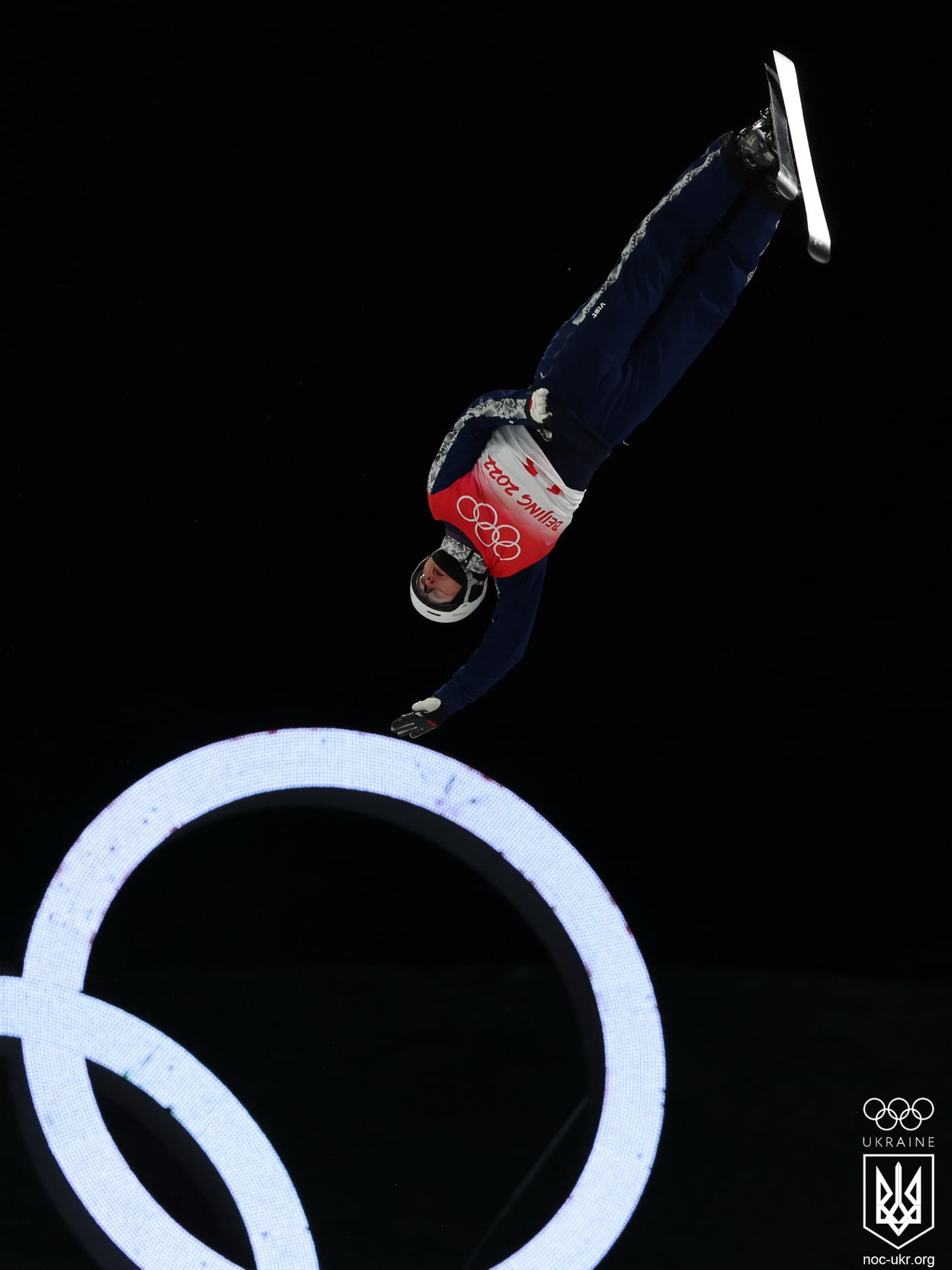Александр Абраменко взлетел на первое место среди украинских медалистов на зимних ОИ. Фото: НОК Украины