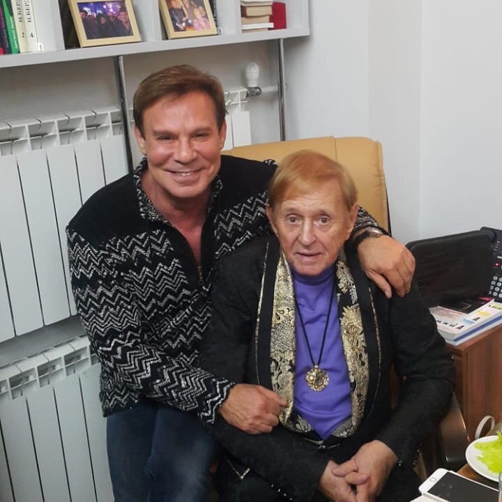 Ефим Шифрин и Роман Виктюк в 2019 году. Фото: instagram.com/sergeylavrov_artkreml