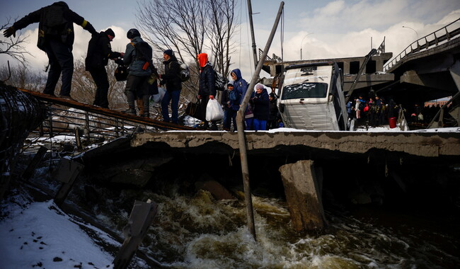 Эвакуация из Ирпеня 8 марта. Фото: REUTERS