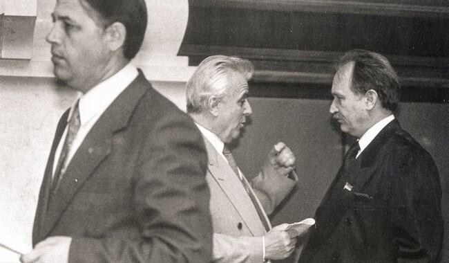 Кравчук дискутирует с Черноволом в Верховной Раде, 90-е годы. Фото: УНИАН