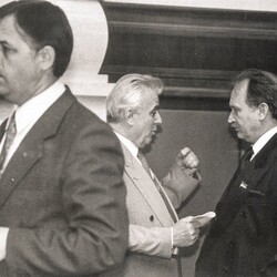 Кравчук дискутирует с Черноволом в Верховной Раде, 90-е годы. Фото: УНИАН