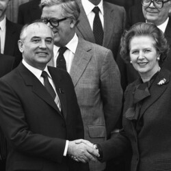Горбачов та прем`єр-міністр Великобританії Маргарет Тетчер, 1984 рік. Фото: Getty Images
