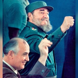 Фидель Кастро и Михаил Горбачев в Гаване 3 апреля 1989 года. Фото: REUTERS/Gary Hershorn