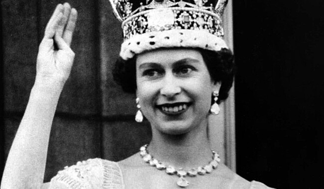 1953 год. Коронация 27-летней Елизаветы II. Фото: Getty Images