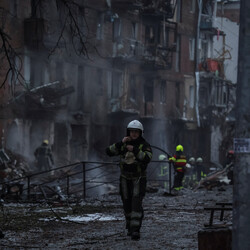 Последствия ракетного удара по Вышгороду в Киевской области. Фото: REUTERS