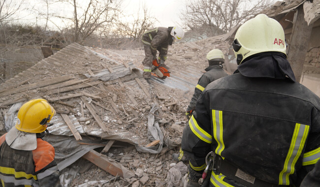 Рятувальники розбирали завали впродовж кількох годин. Фото: ГУ ДСНС у Львівській області
