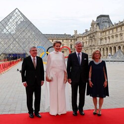 Королева Бельгии Матильда и ее муж, король Филипп Фото: Louvre Arturo Holmes/Pool via REUTERS