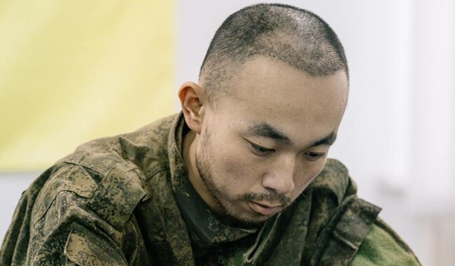 Перші допити військових з КНР, затриманих на Донеччині. Фото: t.me/SBUkr. 