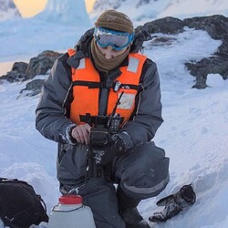 В категории «Люди в науке» первое место заняли сразу два снимка. Фото: facebook.com/AntarcticCenter