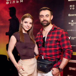 Актор Владислав Нікітюк з дружиною актрисою Анною Гуляєвою. Фото: Кирило Авраменко