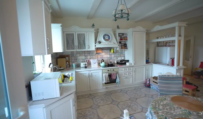 Фото: "По хатах"/Люкс ФМ