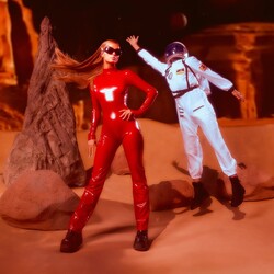 Фото: instagram.com/parishilton