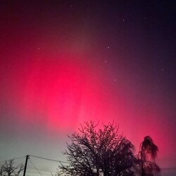 Полярне сяйво над Україною. Фото: t.me/insiderUKR