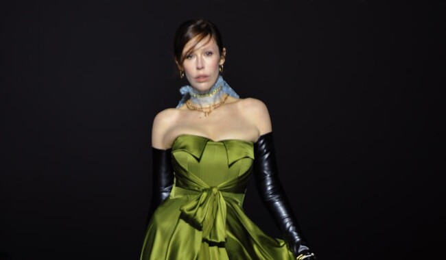 Бренд TONiA у пошуках натхнення звернувся до періоду складних форм та витонченого аристократичного стилю. Фото: Володимир Босак (Ukrainian Fashion Week)