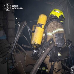 Удар по бизнес-центру в Одессе 1 октября. Фото: t.me/dsns_telegram